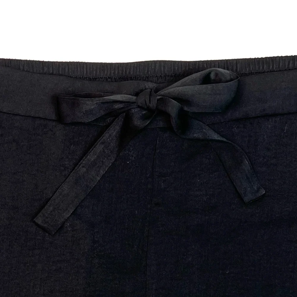 NWOT Barefoot Dreams Satin Pajama Shorts Black Size Large - Picture 9 of 11